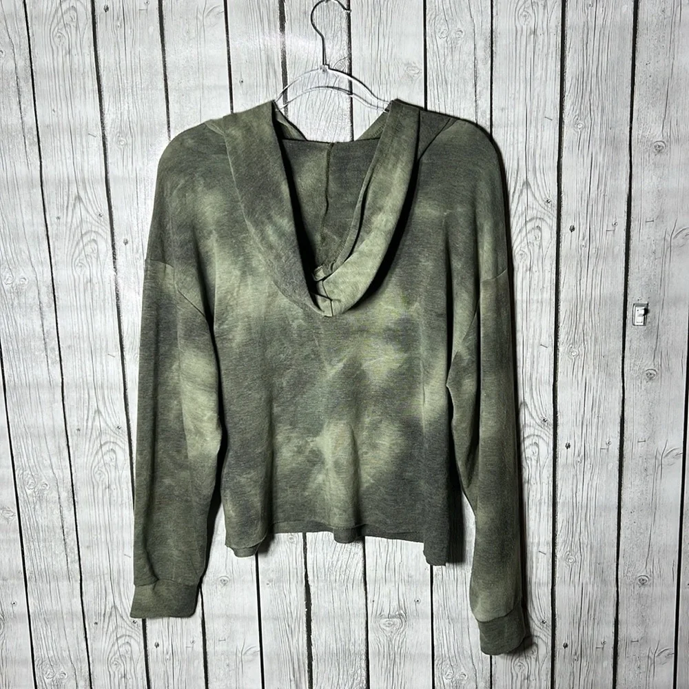 Vocal tie dye lightweight pull over hoodie size Small